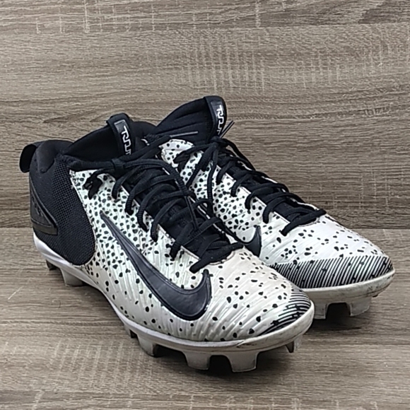 mike trout men's cleats